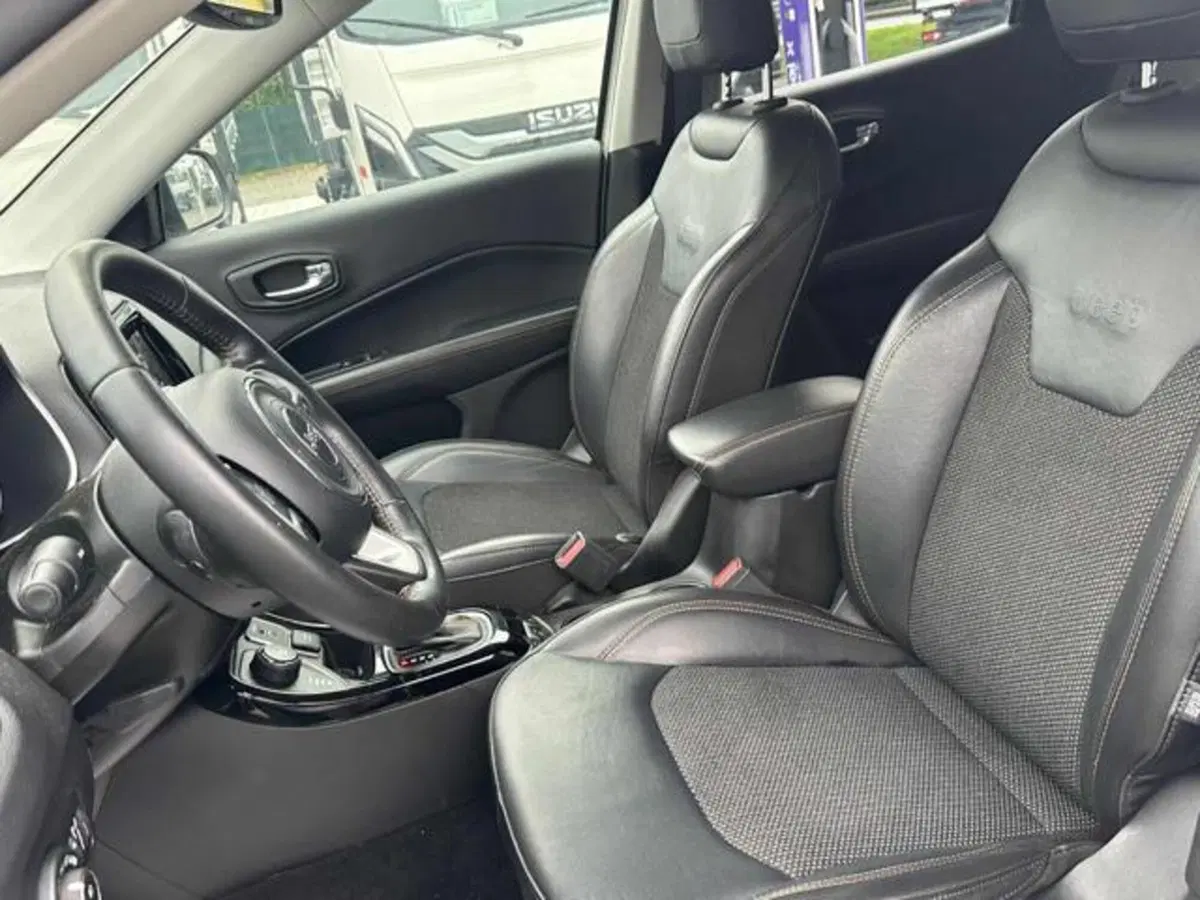 Jeep Compass usata a Lucca (9)