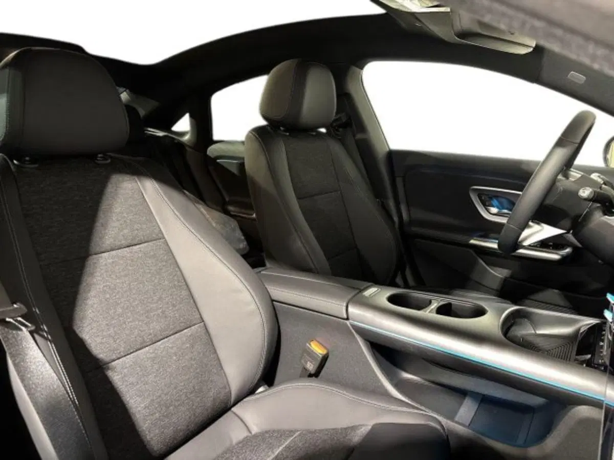 Mercedes-Benz CLA Shooting Brake nuova a Bologna (16)