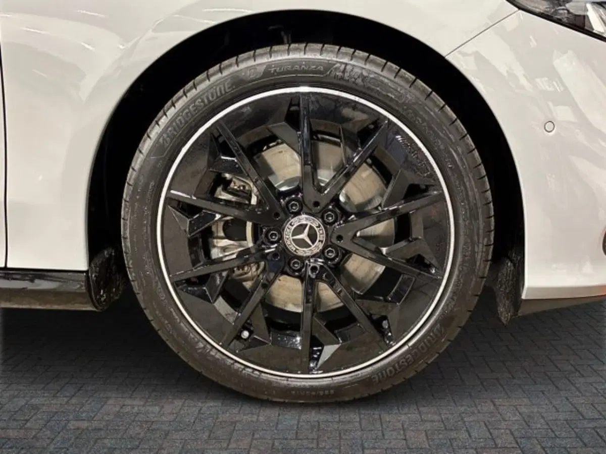Mercedes-Benz CLA Shooting Brake nuova a Bologna (8)