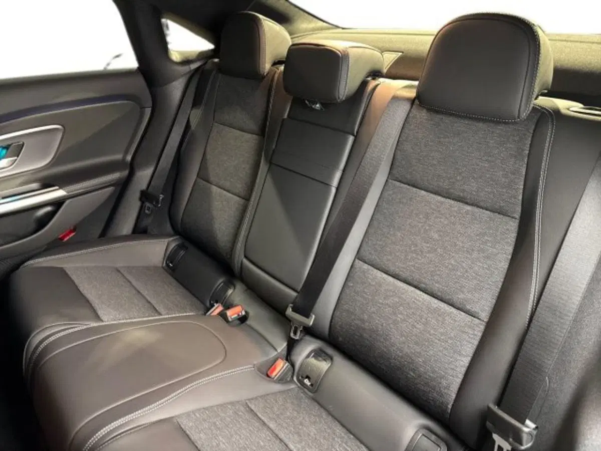 Mercedes-Benz CLA Shooting Brake nuova a Bologna (9)