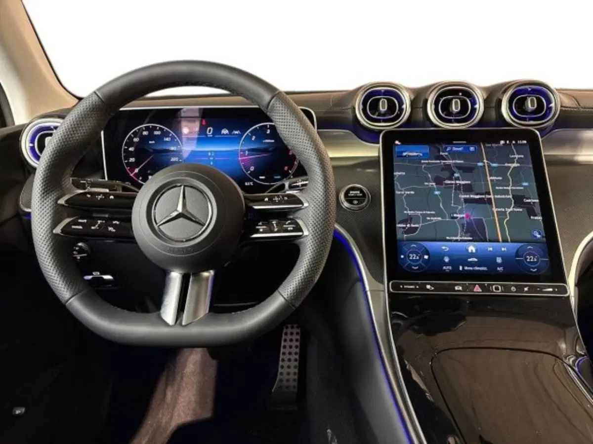 Mercedes-Benz GLC nuova a Bologna (14)
