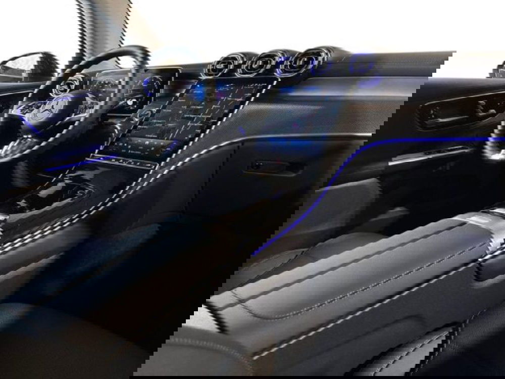 Mercedes-Benz GLC nuova a Bologna (15)