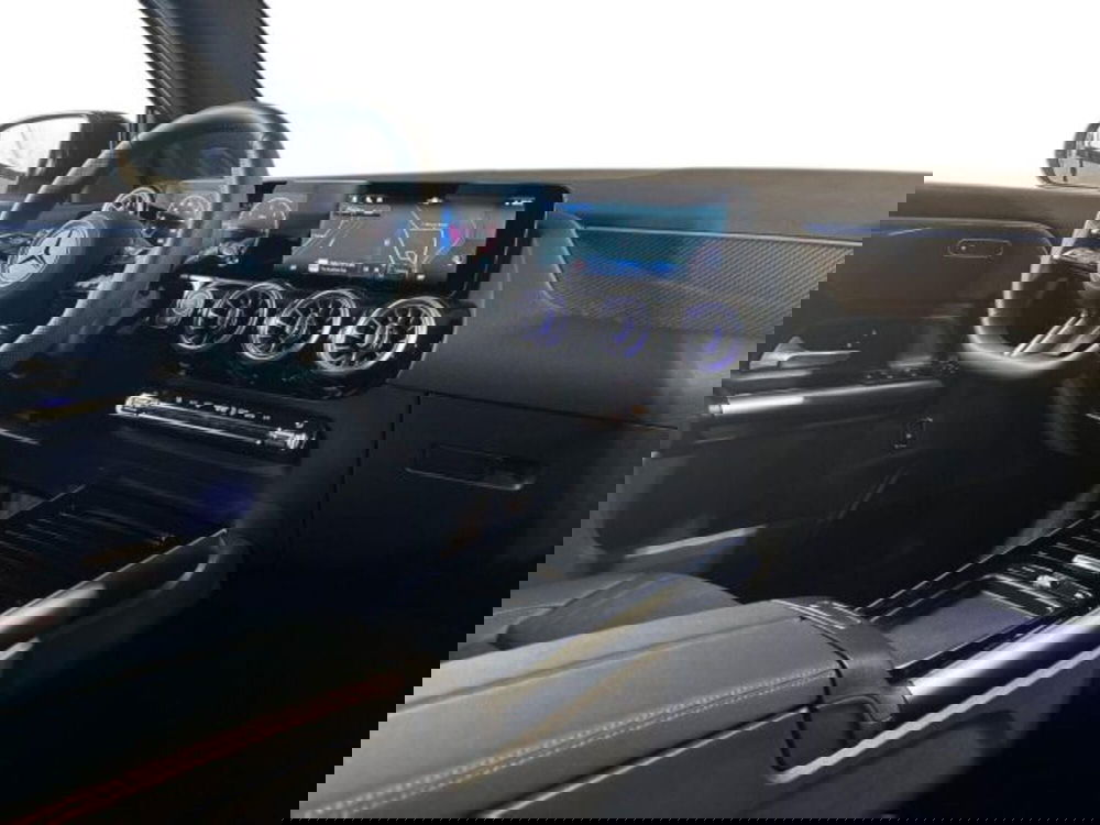 Mercedes-Benz GLA SUV nuova a Bologna (15)