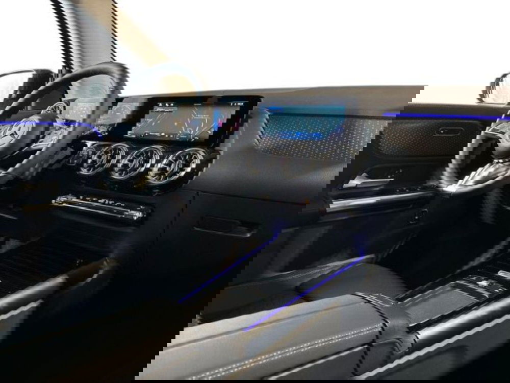 Mercedes-Benz GLA SUV nuova a Bologna (15)