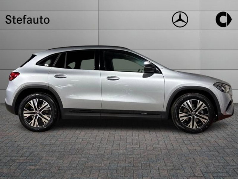 Mercedes-Benz GLA SUV nuova a Bologna (2)