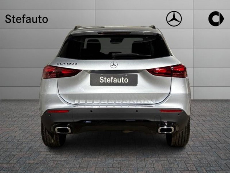 Mercedes-Benz GLA SUV nuova a Bologna (6)