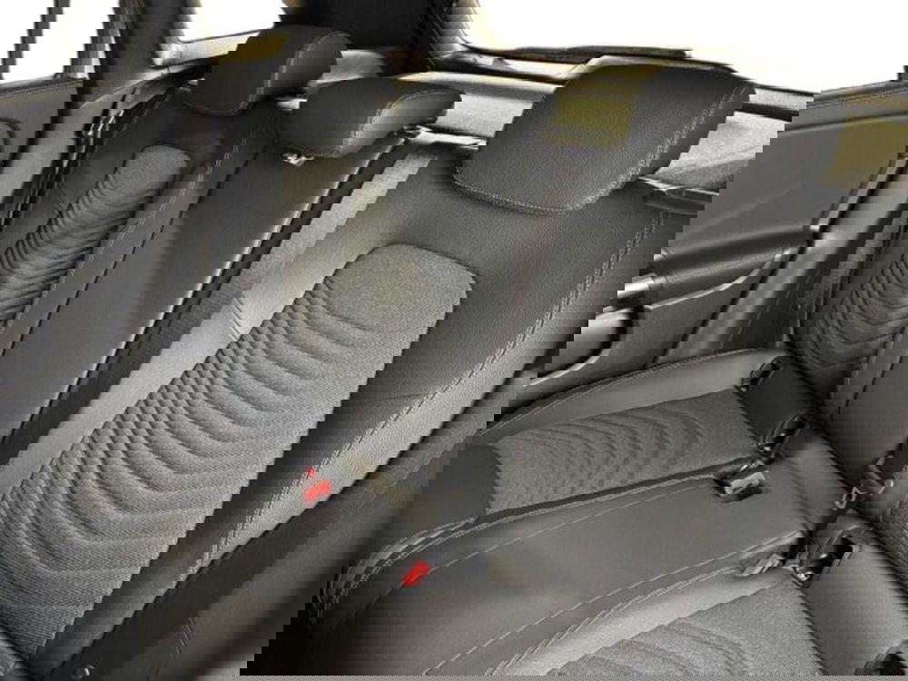 Mercedes-Benz GLA SUV nuova a Bologna (9)