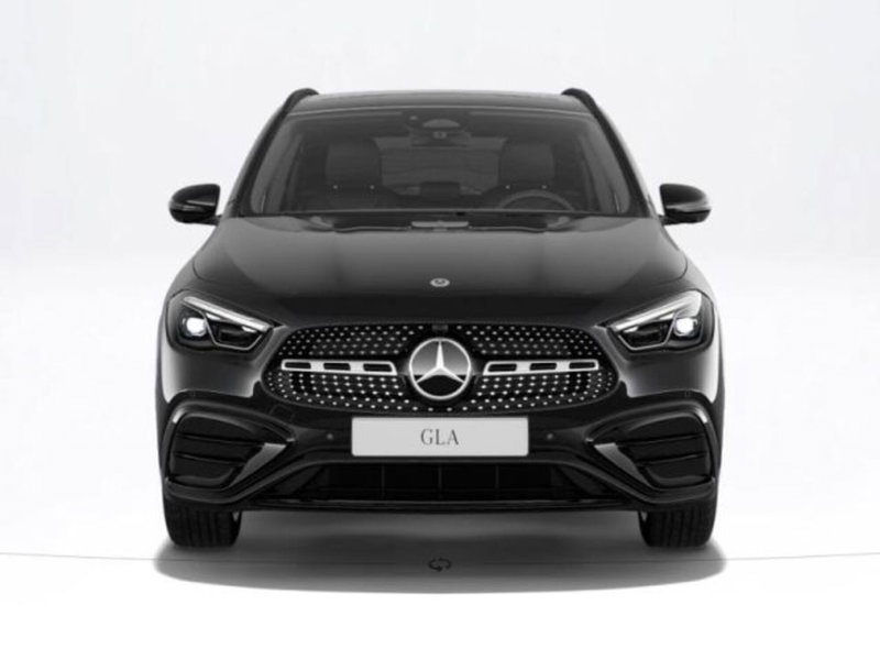 Mercedes-Benz GLA SUV nuova a Verona