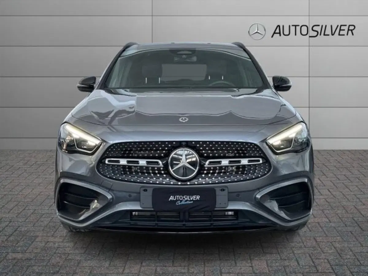 Mercedes-Benz GLA SUV nuova a Verona (3)