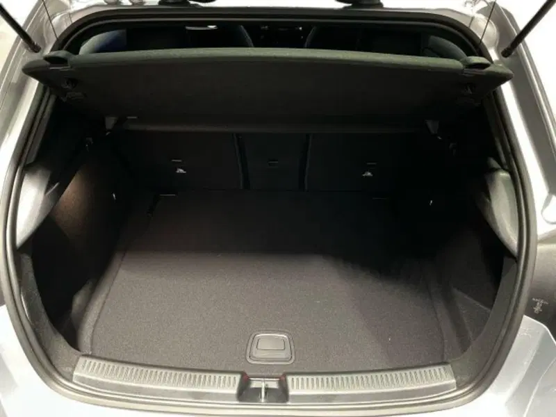 Mercedes-Benz Classe A Sedan nuova a Verona (12)