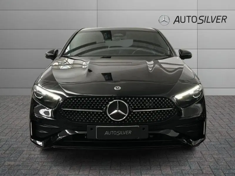 Mercedes-Benz Classe A Sedan nuova a Verona (3)