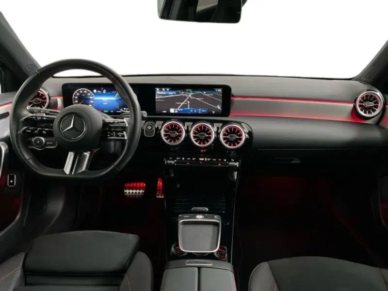 Mercedes-Benz Classe A Sedan nuova a Verona (8)