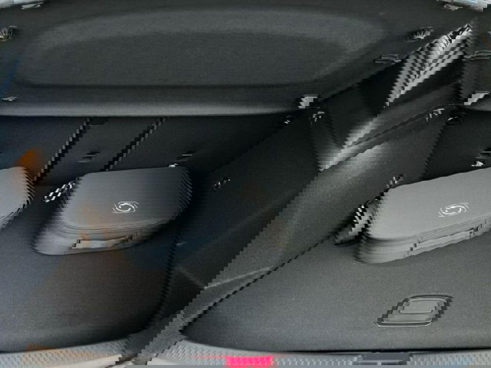 Mercedes-Benz Classe A Sedan nuova a Verona (13)