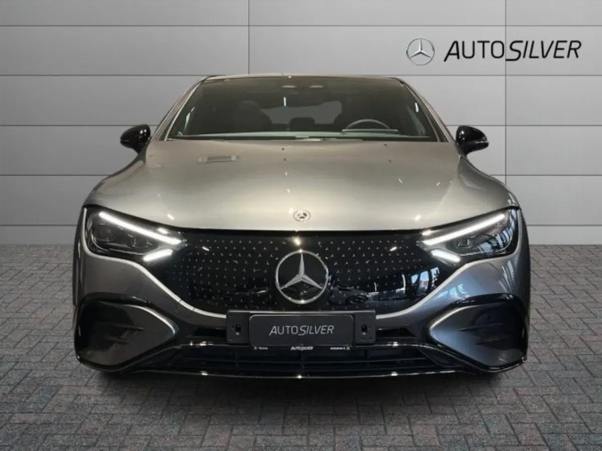 Mercedes-Benz EQE nuova a Verona (3)