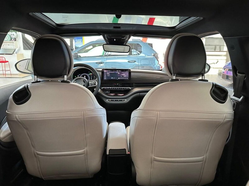 Fiat 500 Cabrio nuova a Sondrio (15)