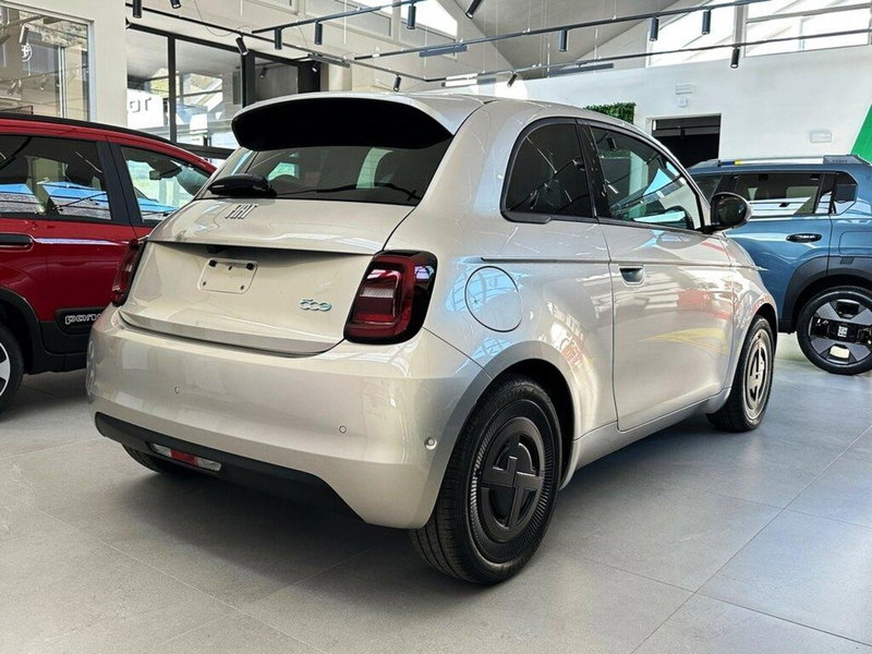 Fiat 500 Cabrio nuova a Sondrio (4)