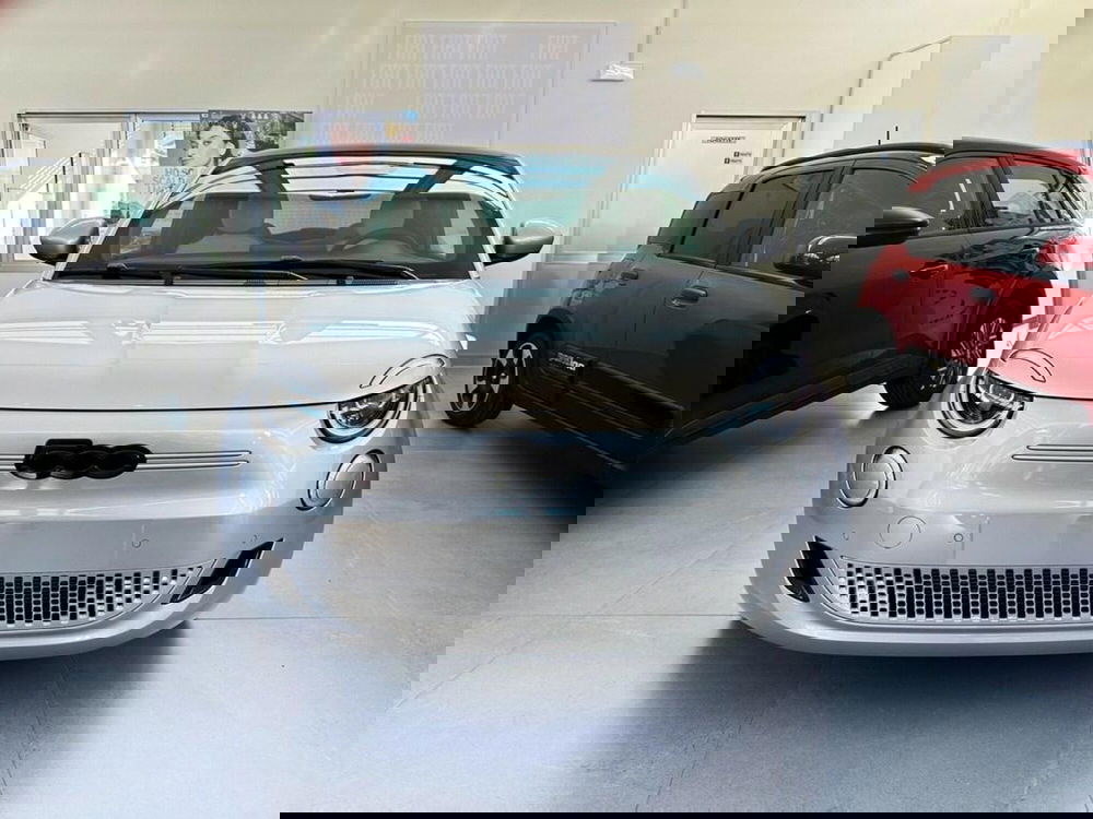 Fiat 500e nuova a Sondrio (6)