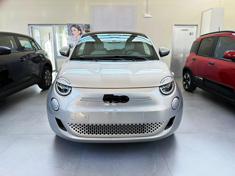 Fiat 500 Cabrio nuova a Sondrio (6)