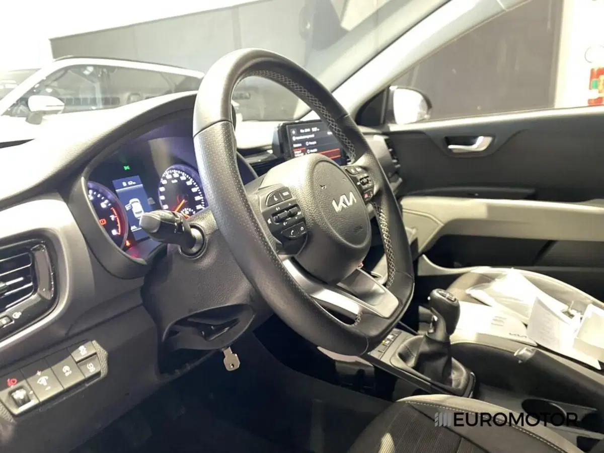 Kia Stonic usata a Bari (12)