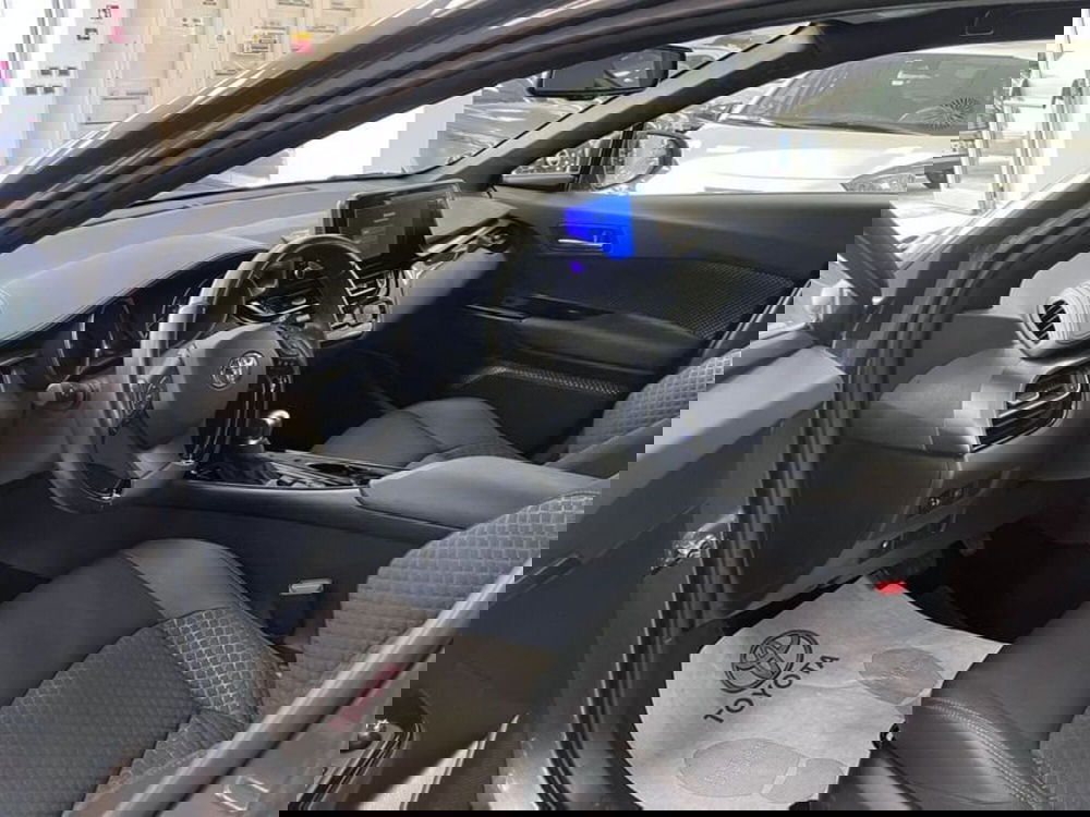 Toyota Toyota C-HR usata a Prato (7)