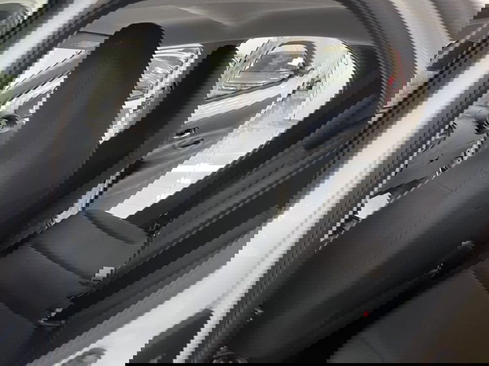 Toyota Aygo X usata a Prato (11)