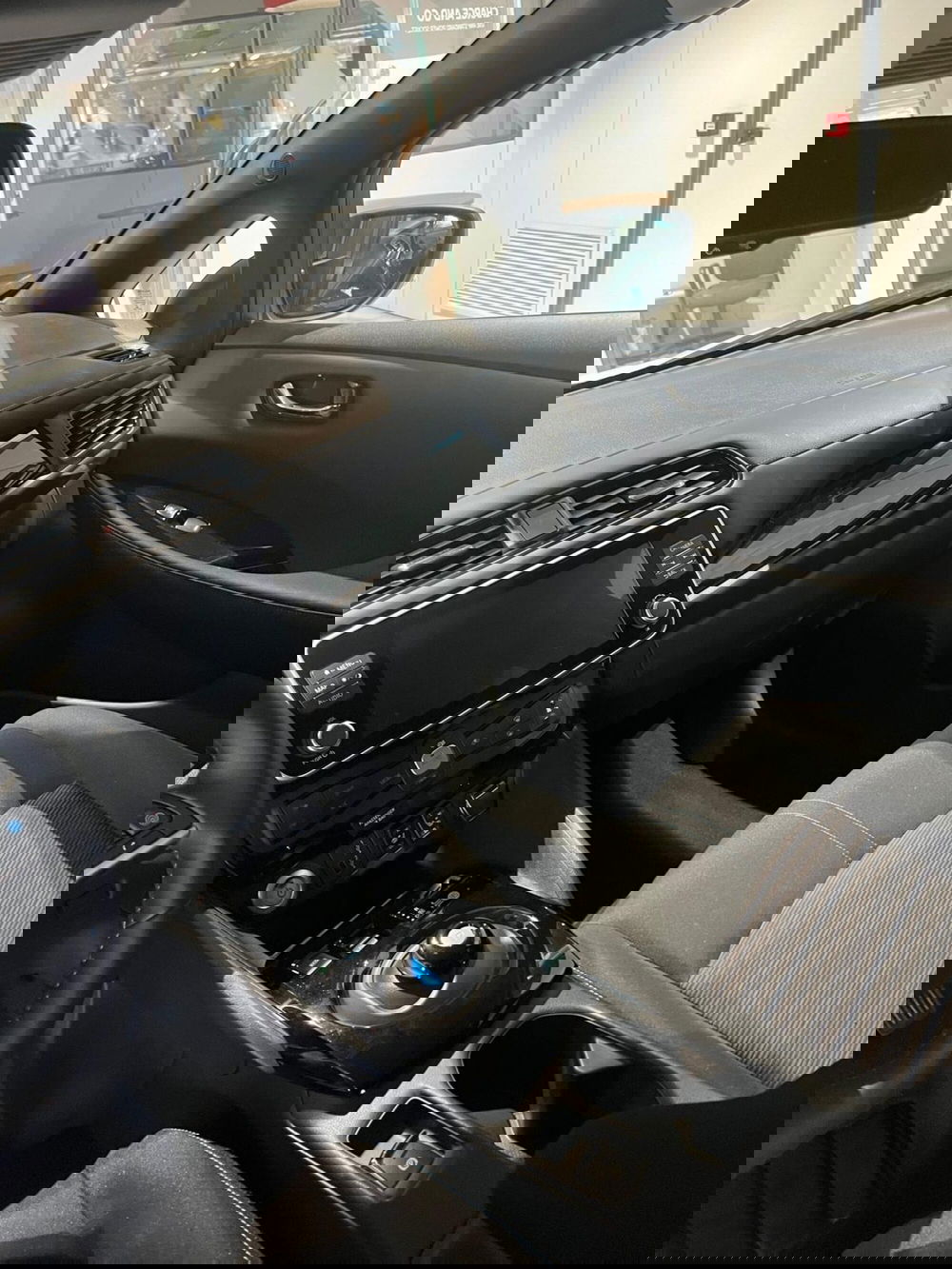 Nissan Leaf nuova a Cagliari (13)