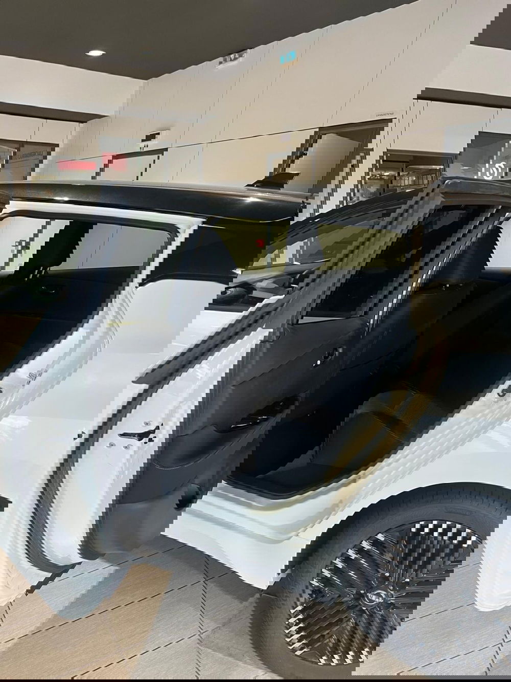 Nissan Leaf nuova a Cagliari (16)