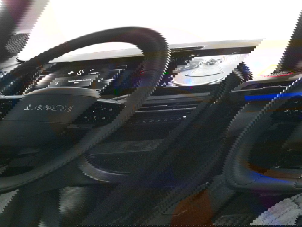 Lancia Ypsilon usata a Brindisi (18)