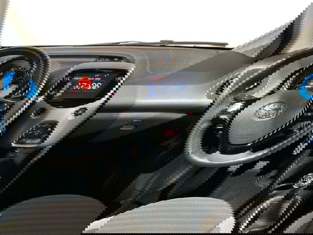 Toyota Aygo usata a Lecco (8)