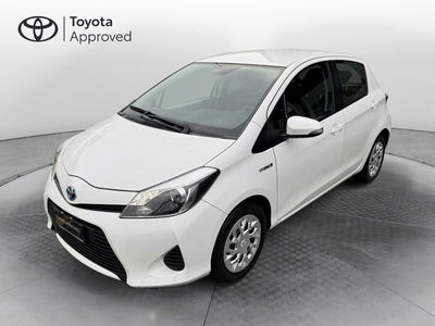 Toyota Yaris 1.5 Hybrid 5 porte Active del 2014 usata a Como
