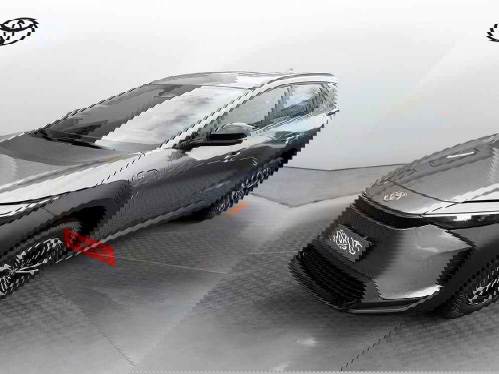 Toyota bZ4X nuova a Como