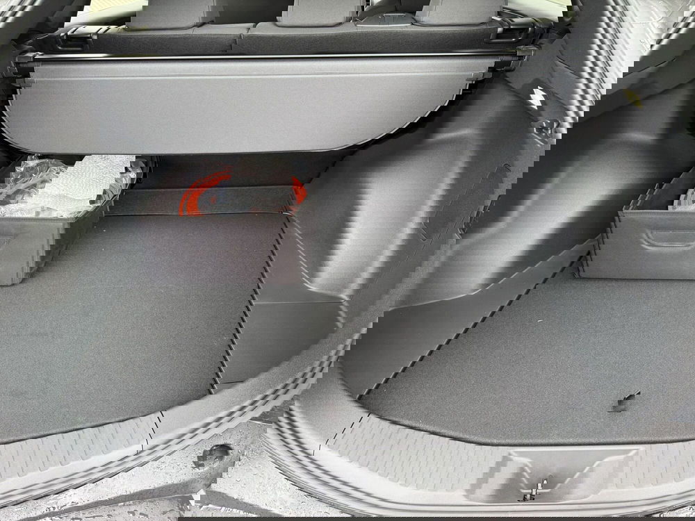 Toyota bZ4X nuova a Como (10)