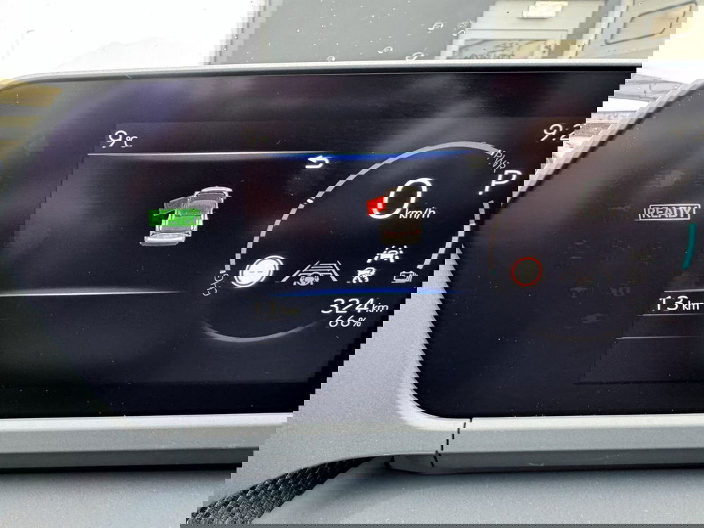 Toyota bZ4X nuova a Como (11)