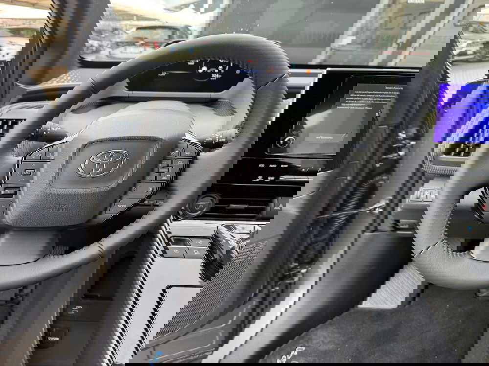 Toyota bZ4X nuova a Como (8)