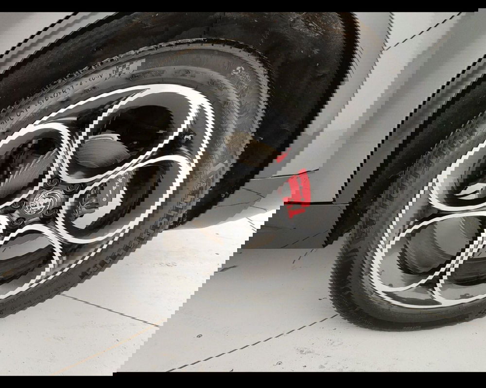 Alfa Romeo Stelvio usata a Caserta (12)