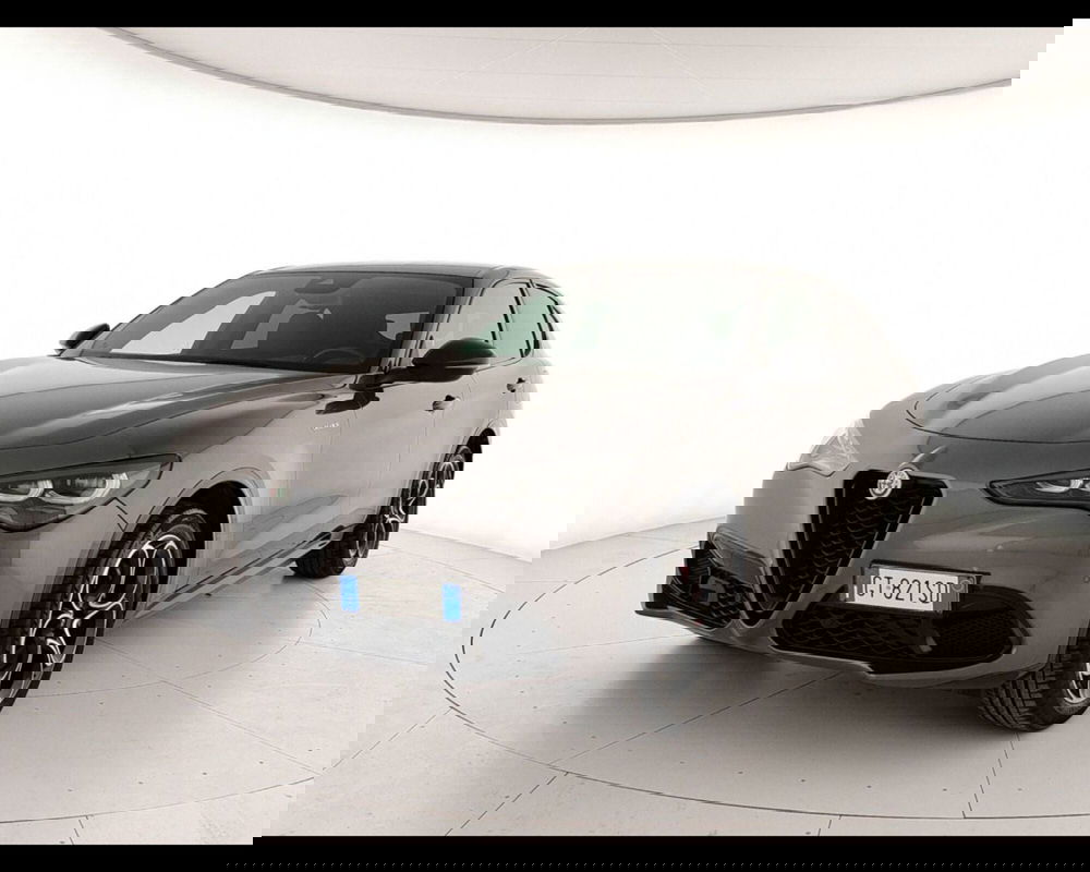 Alfa Romeo Stelvio usata a Caserta (3)