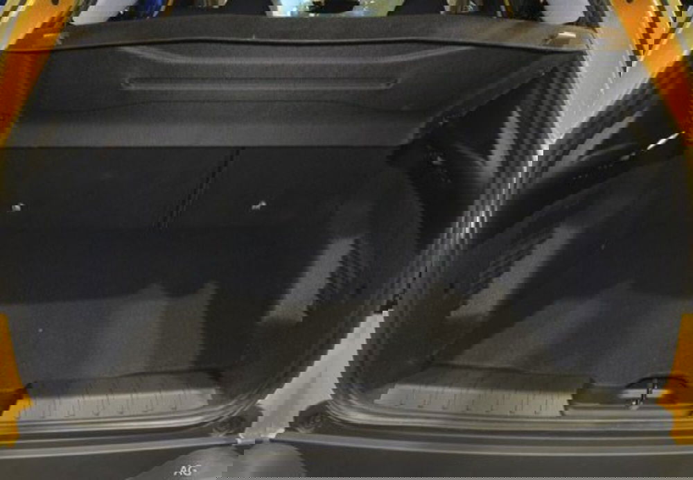 Jeep Avenger nuova a Caserta (11)