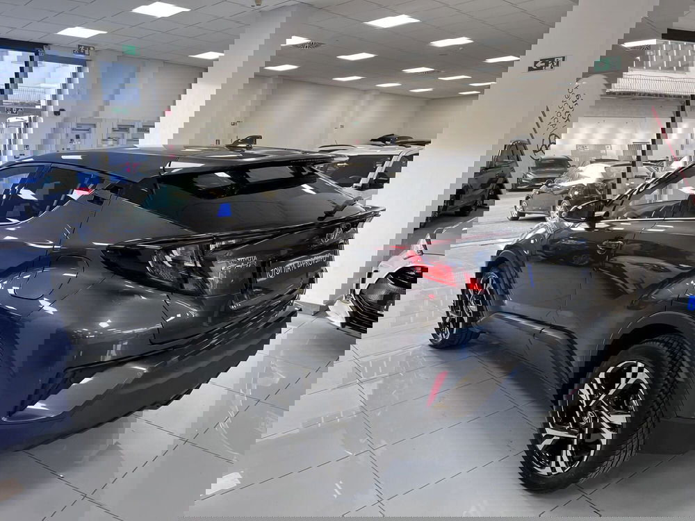 Toyota Toyota C-HR usata a Prato (6)