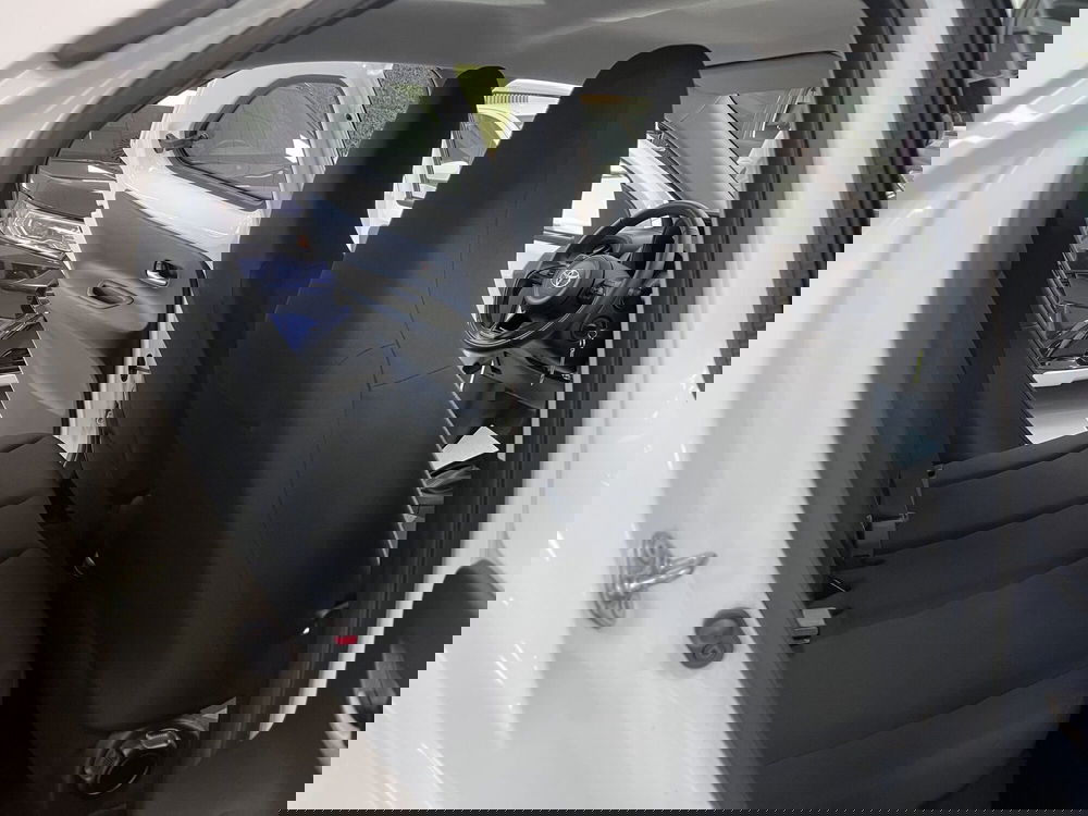 Toyota Aygo X usata a Prato (10)