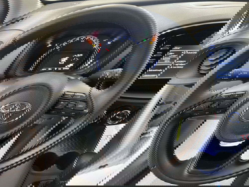 Toyota Aygo X usata a Prato (8)