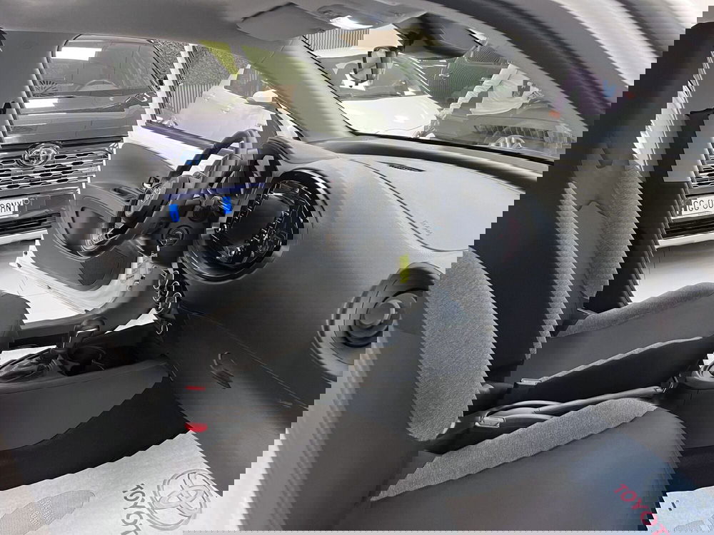 Toyota Aygo X usata a Prato (9)