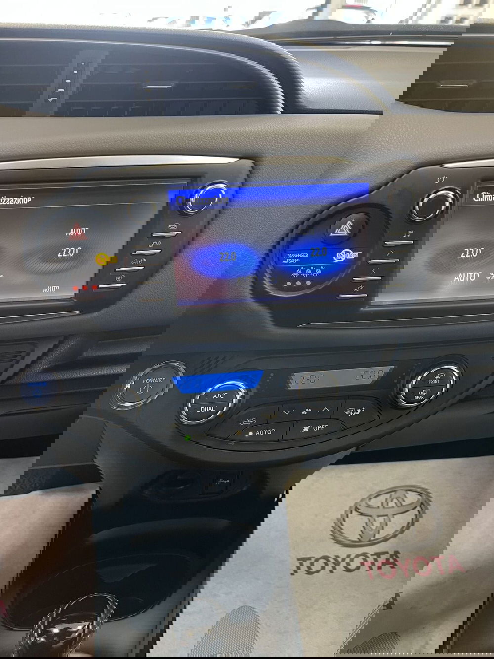 Toyota Yaris usata a Prato (11)