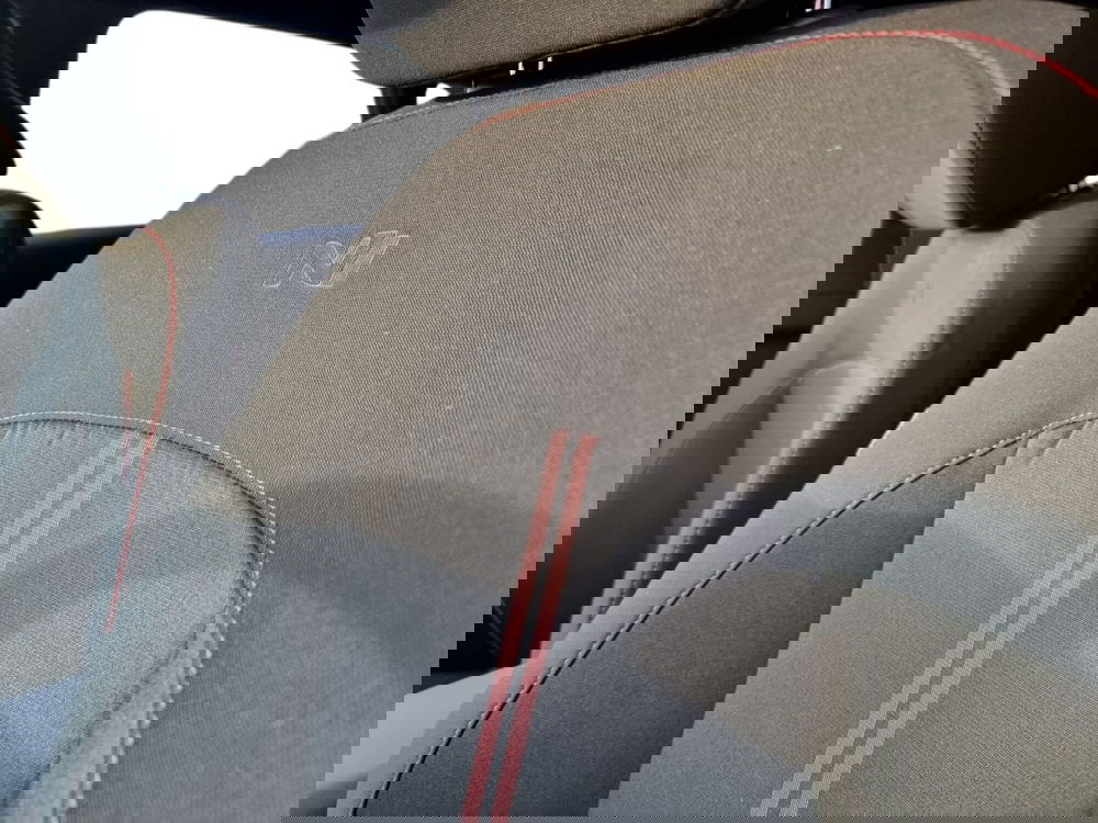 Hyundai Kona nuova a Pistoia (12)