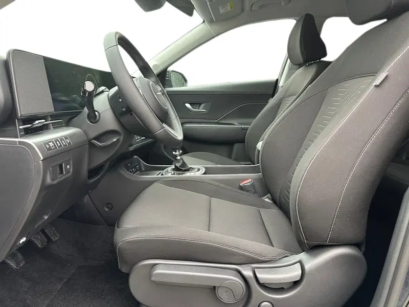 Hyundai Kona nuova a Pistoia (12)