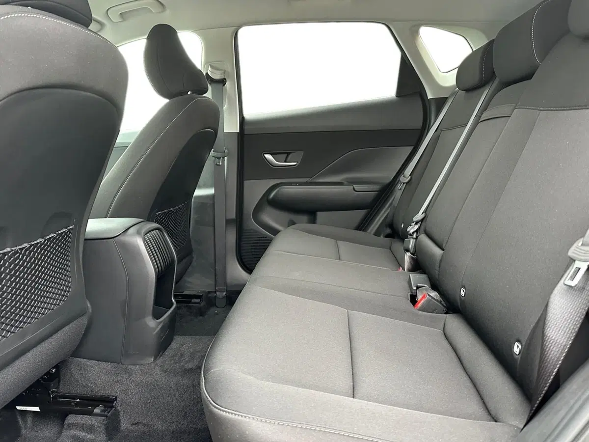 Hyundai Kona nuova a Pistoia (13)