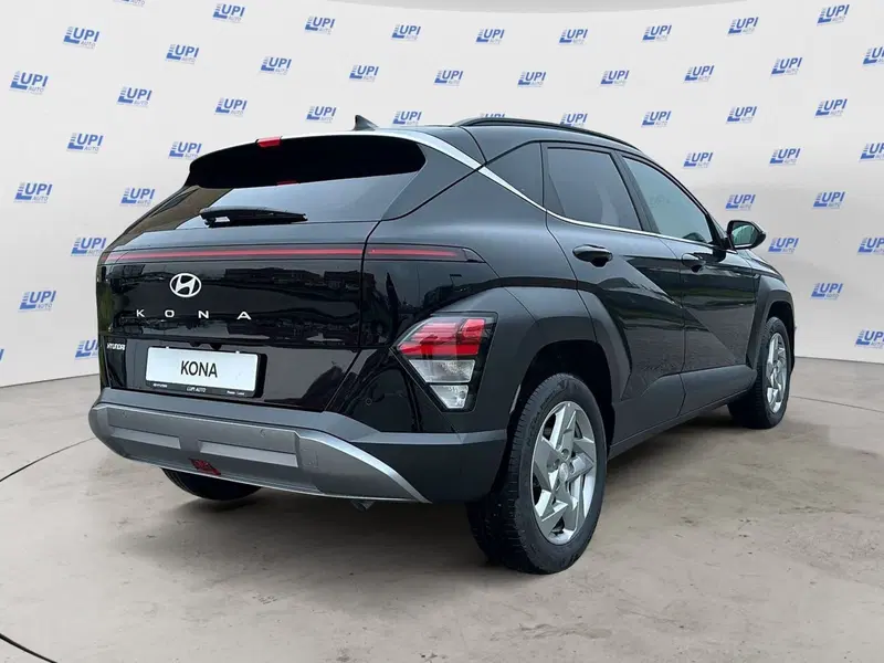 Hyundai Kona nuova a Pistoia (3)