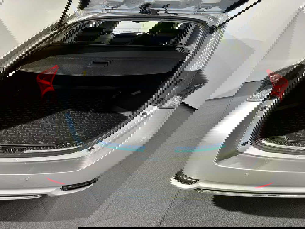 Toyota Auris Station Wagon usata a Milano (11)