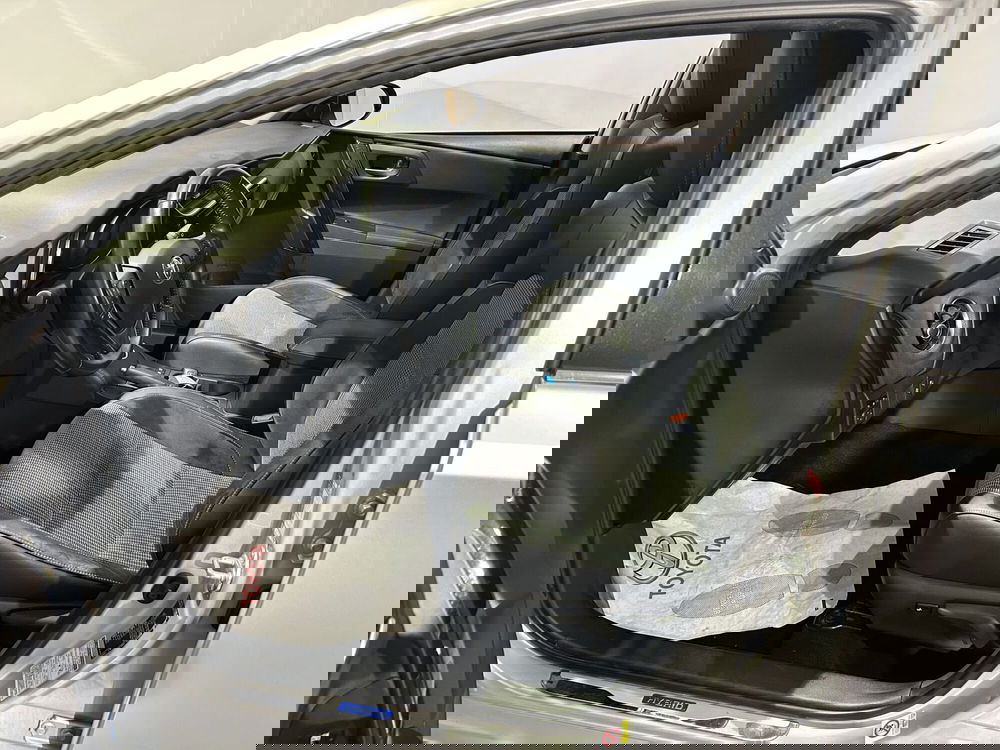 Toyota Auris Station Wagon usata a Milano (12)