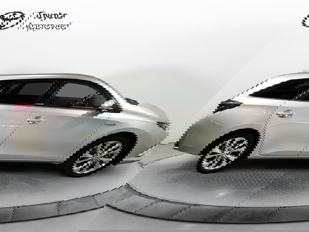 Toyota Auris Station Wagon usata a Milano (14)