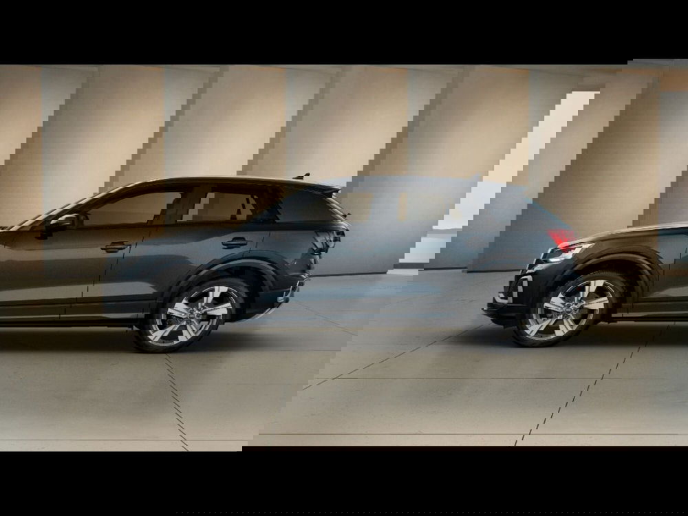 Audi Q2 nuova a Livorno (2)